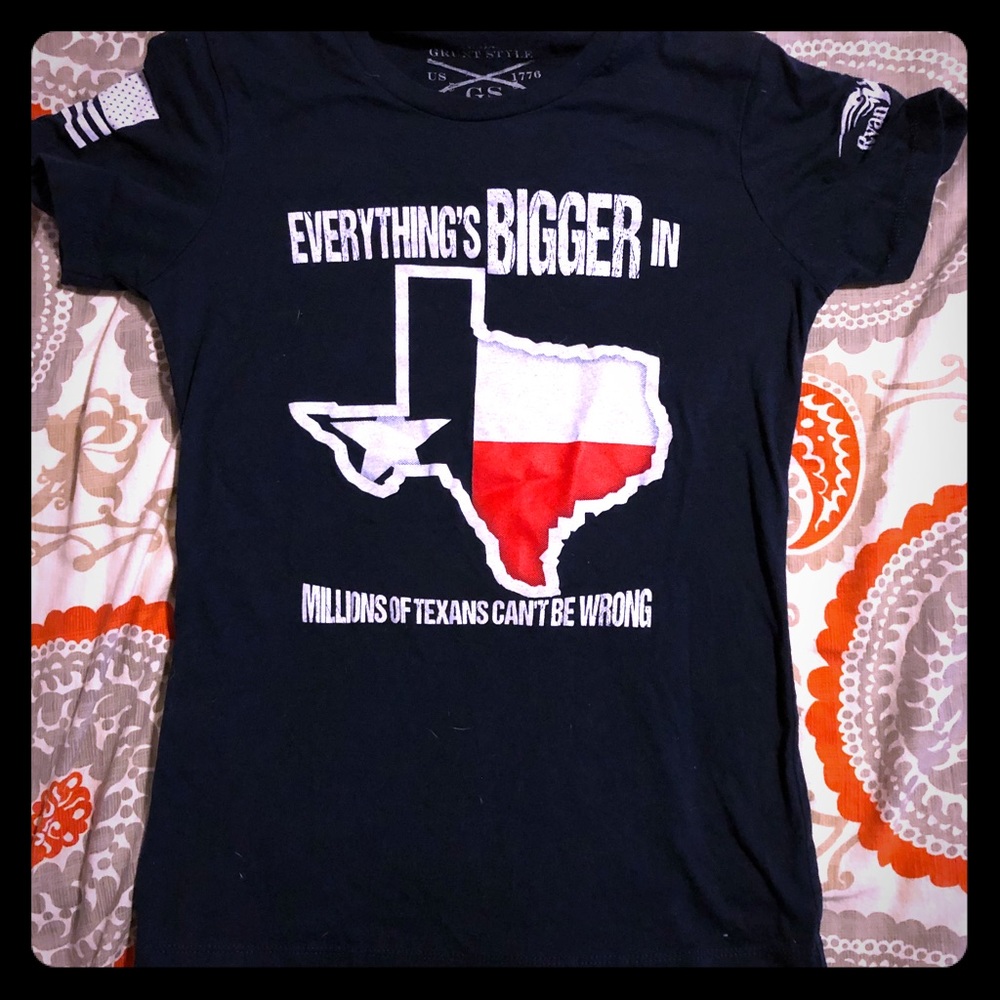 Everything’s bigger in Texas T shirt navy